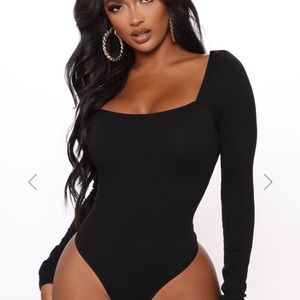 🌼Don’t be a Square bodysuit🌼